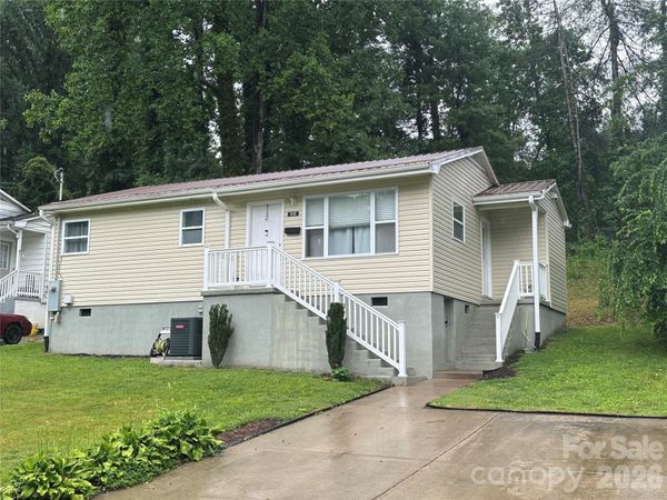 212 Maple Avenue , Marion, NC 28752