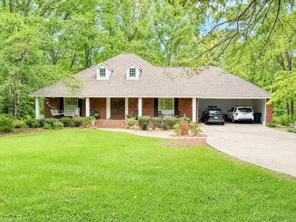 928 E Main St., Fulton, MS 38843