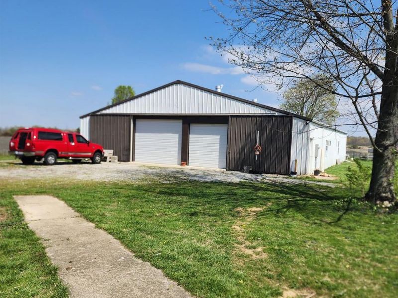 9060 W St Rt 73, Chester Twp, OH 45177 Photo 2