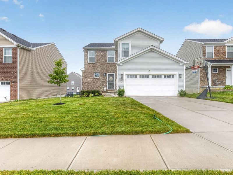 2856 Pine Leaf Court, Hamilton, OH 45013 Photo 2