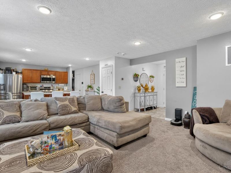 2856 Pine Leaf Court, Hamilton, OH 45013 Photo 6