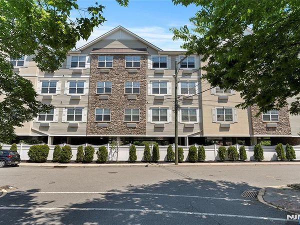 1 Parkway 109, WALLINGTON, NJ 07057