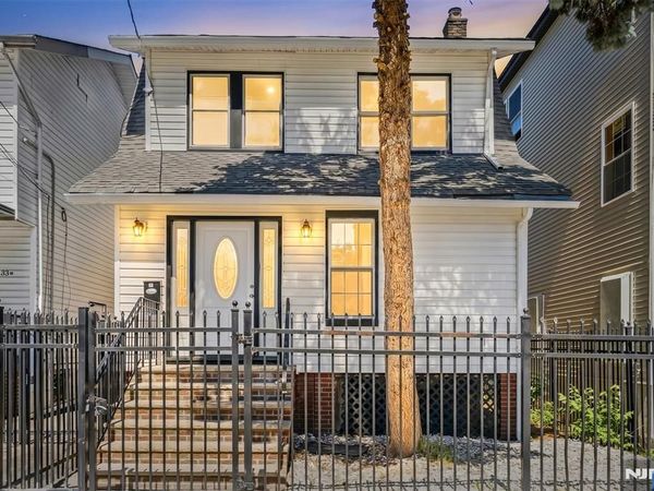 35 Grand Avenue, NEWARK, NJ 07106