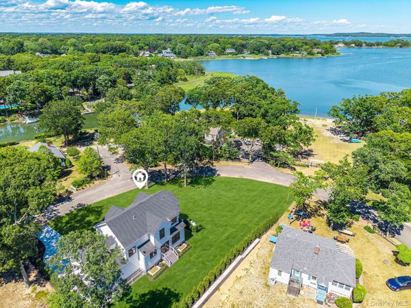 1700 Smith Drive S, Southold, NY 11971