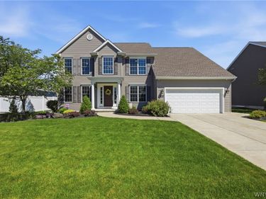 33 Hidden Meadow Crossing, Lancaster, NY 14086