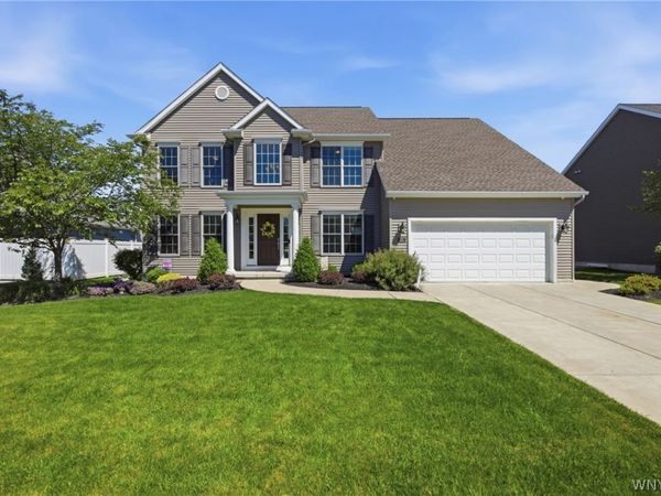 33 Hidden Meadow Crossing , Lancaster, NY 14086