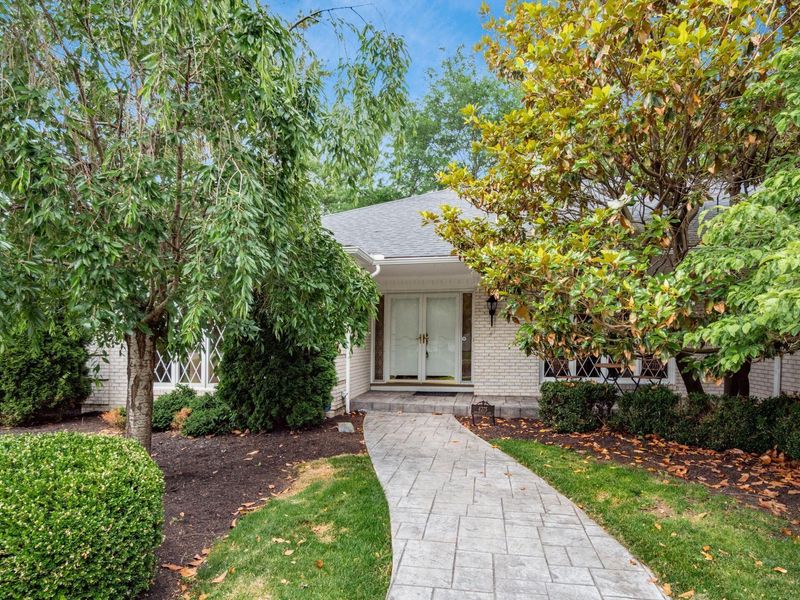 4275 Shelbourne Lane, Upper Arlington, OH 43220 Photo 6
