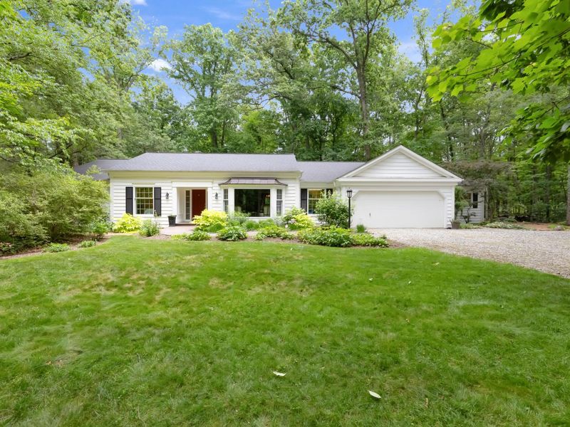 9291 Robinhood Circle , Westerville, OH 43082 Photo 2