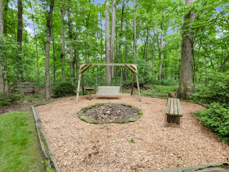 9291 Robinhood Circle , Westerville, OH 43082 Photo 68