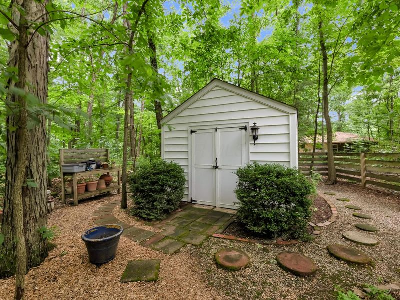 9291 Robinhood Circle , Westerville, OH 43082 Photo 69