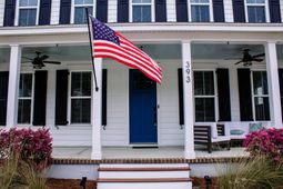 393 Oak Park Street photo 4