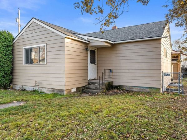 8222 E Valleyway Ave, Spokane Valley, WA 99212