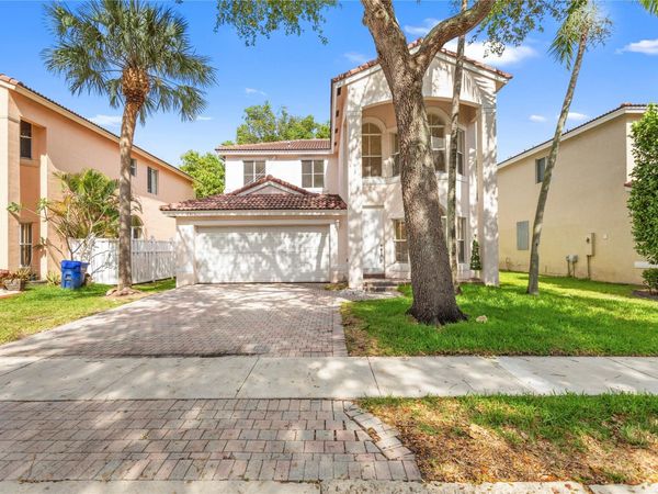 2215 NW 76th Terrace, Pembroke Pines, FL 33024