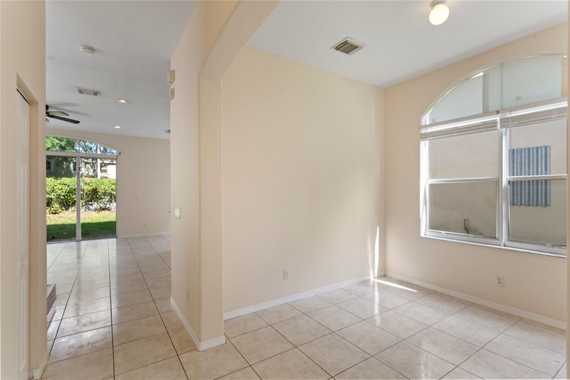 2215 NW 76th Terrace, Pembroke Pines, FL 33024 Photo