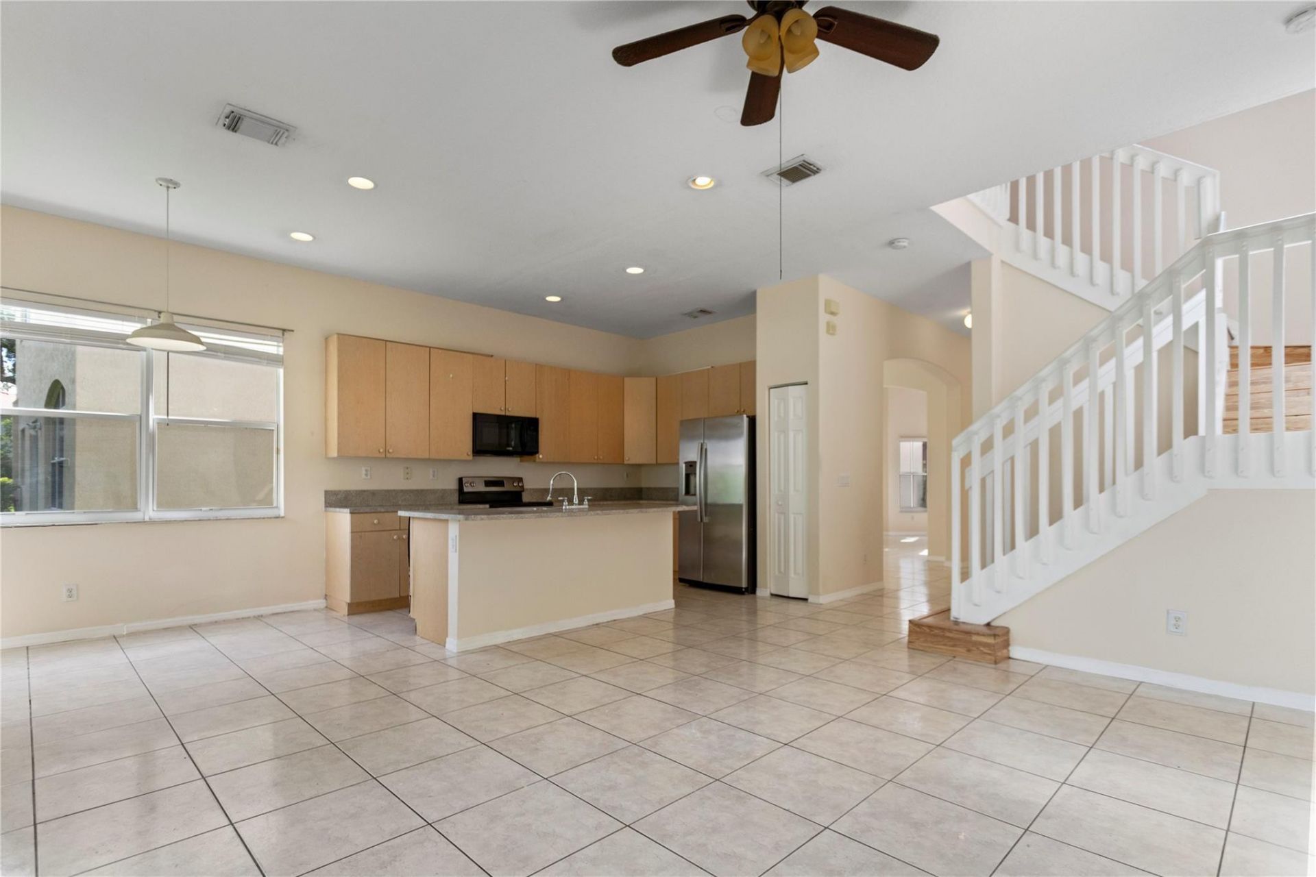 2215 NW 76th Terrace, Pembroke Pines, FL 33024 Photo