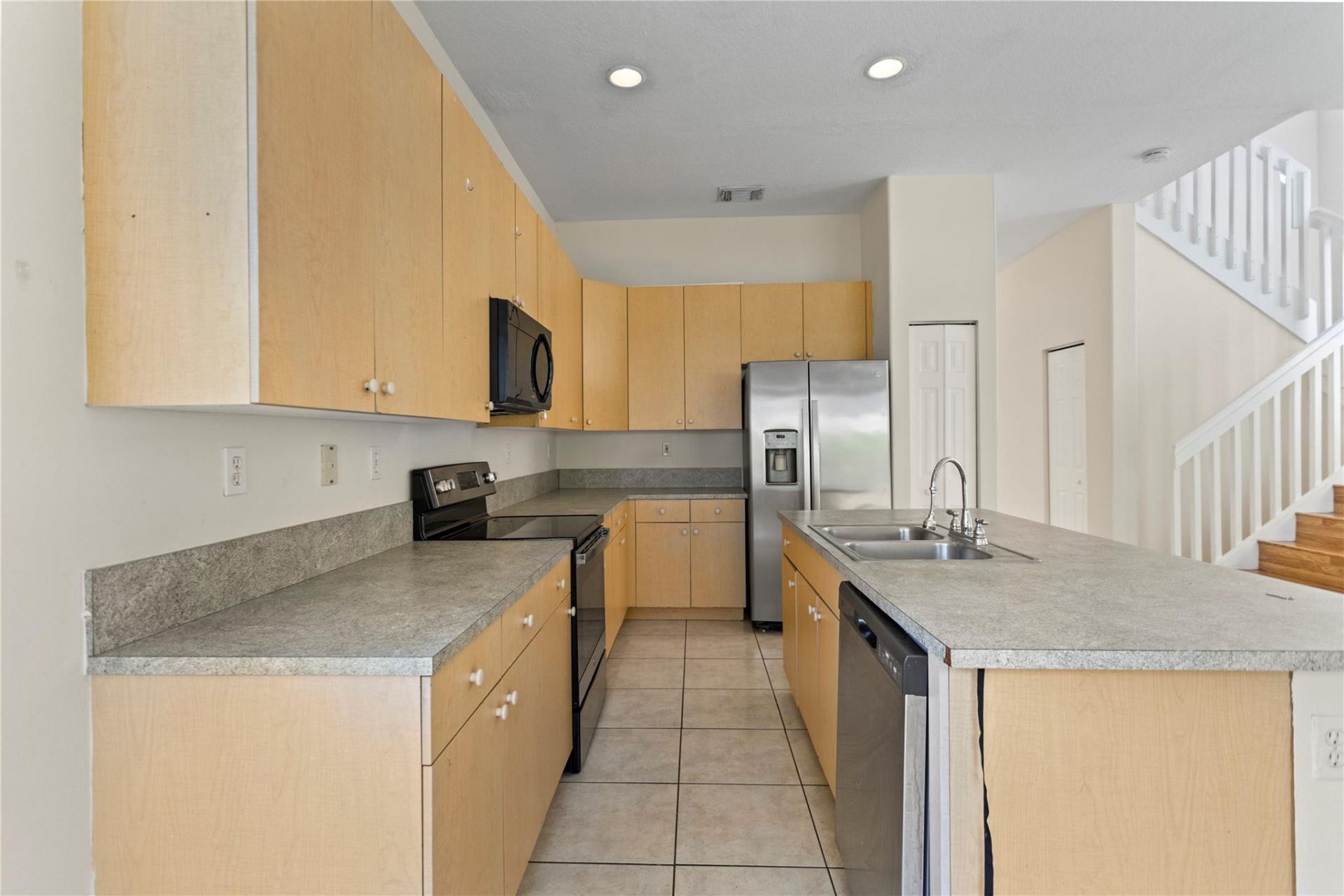 2215 NW 76th Terrace, Pembroke Pines, FL 33024 Photo