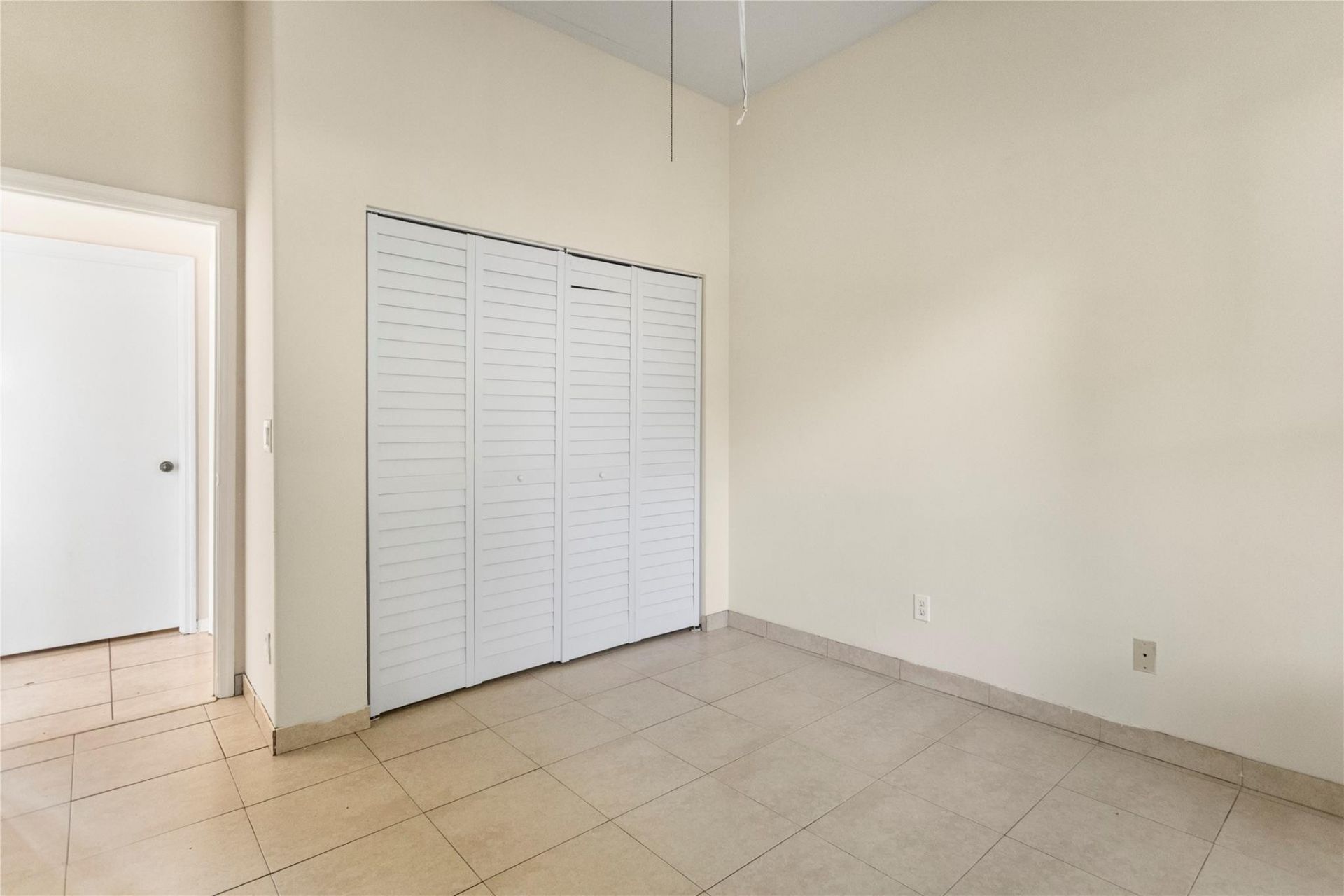 2215 NW 76th Terrace, Pembroke Pines, FL 33024 Photo