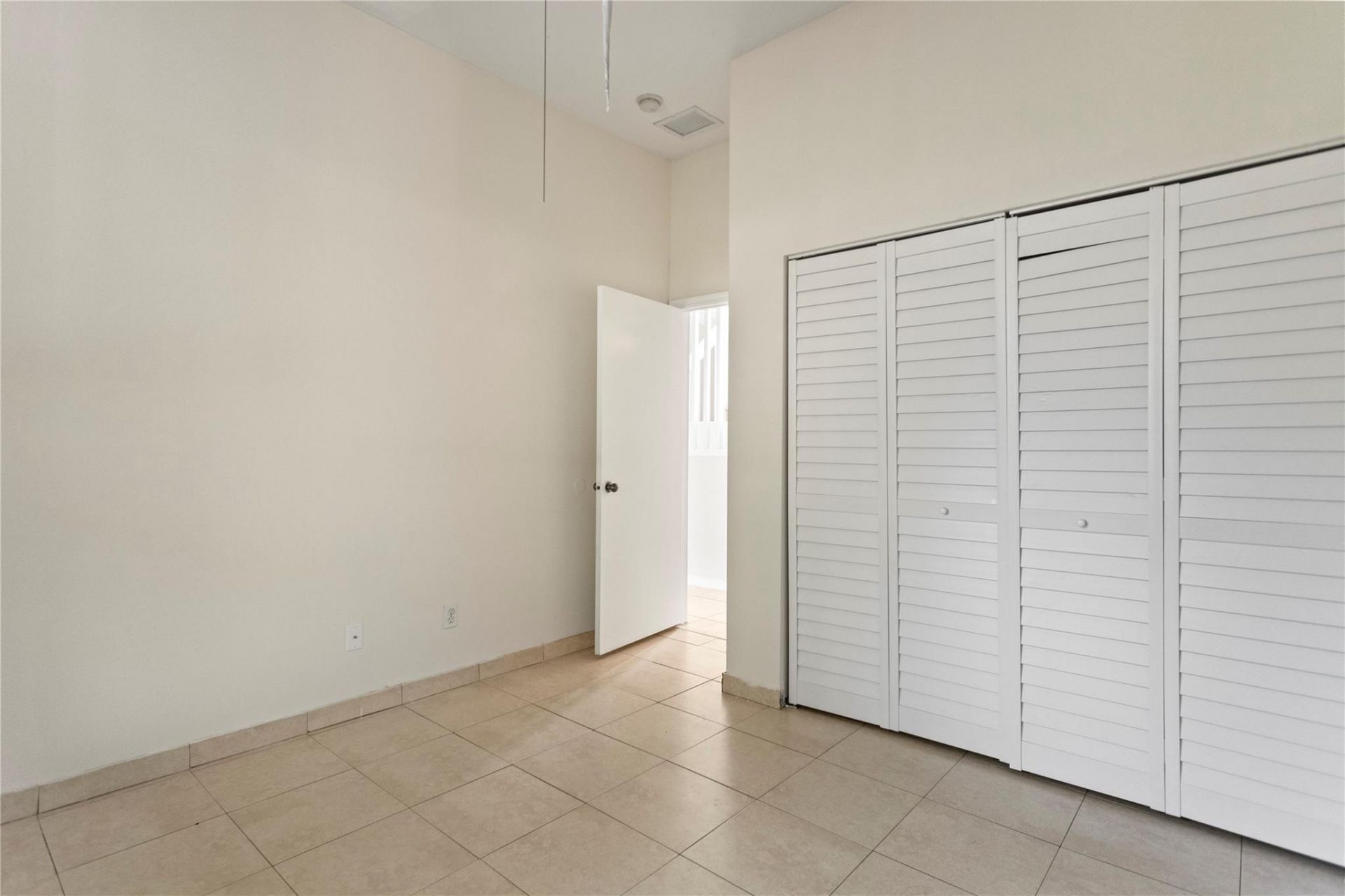 2215 NW 76th Terrace, Pembroke Pines, FL 33024 Photo