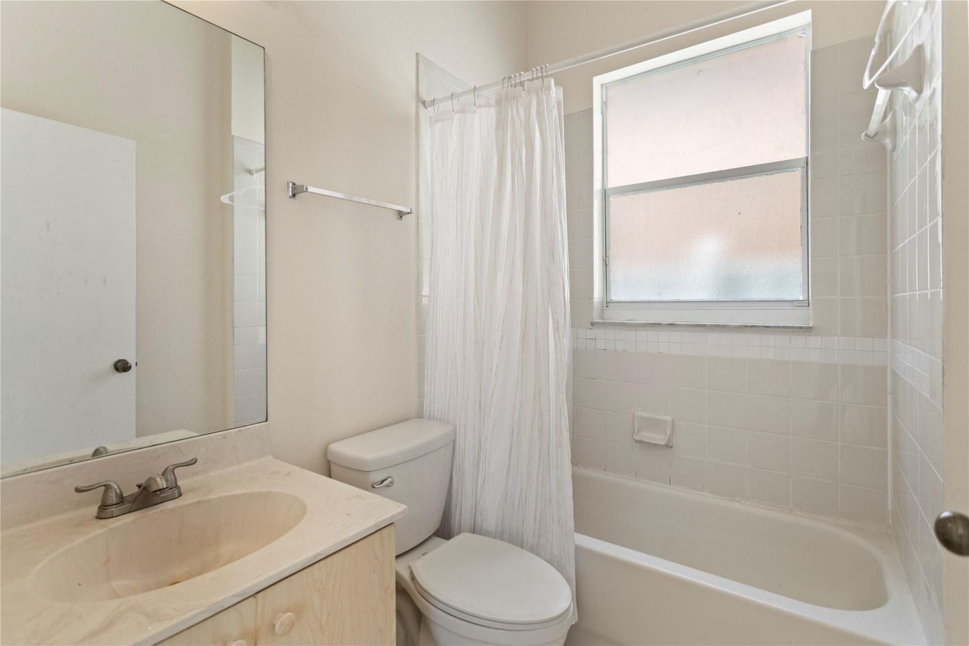 2215 NW 76th Terrace, Pembroke Pines, FL 33024 Photo