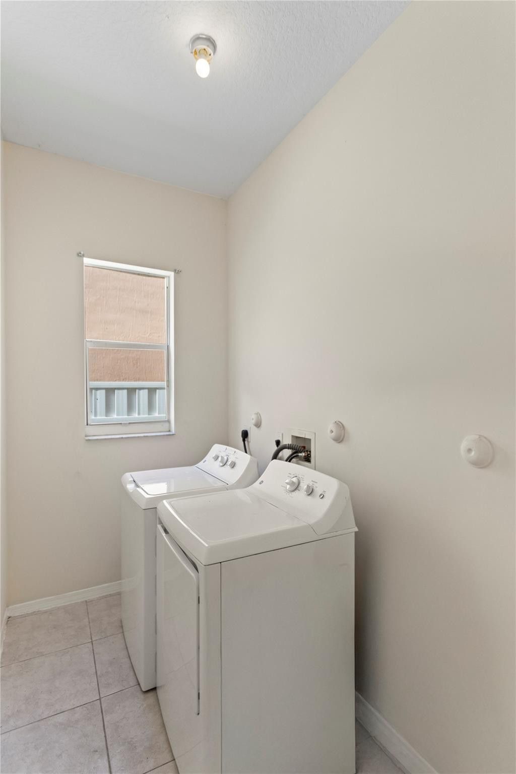 2215 NW 76th Terrace, Pembroke Pines, FL 33024 Photo