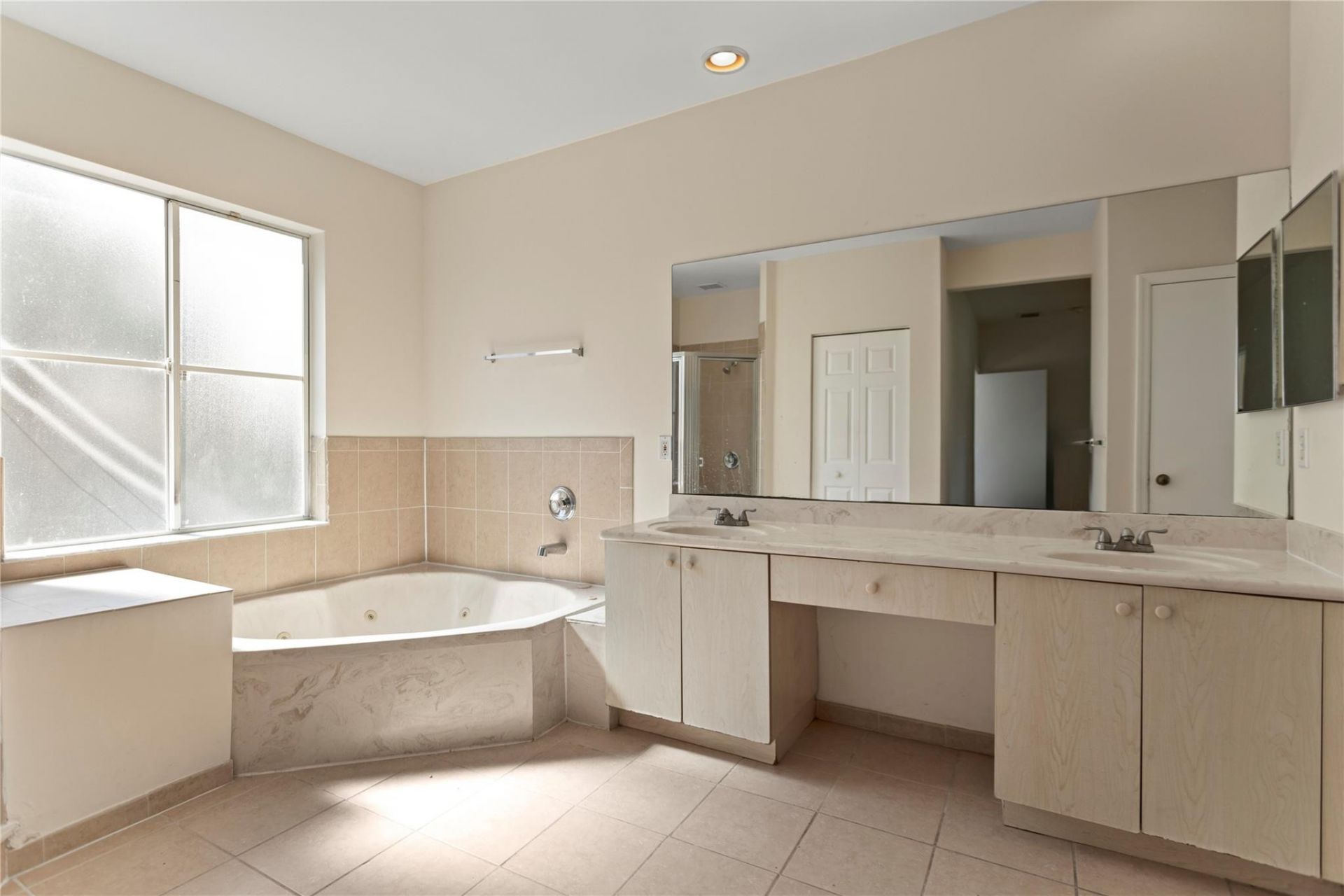 2215 NW 76th Terrace, Pembroke Pines, FL 33024 Photo