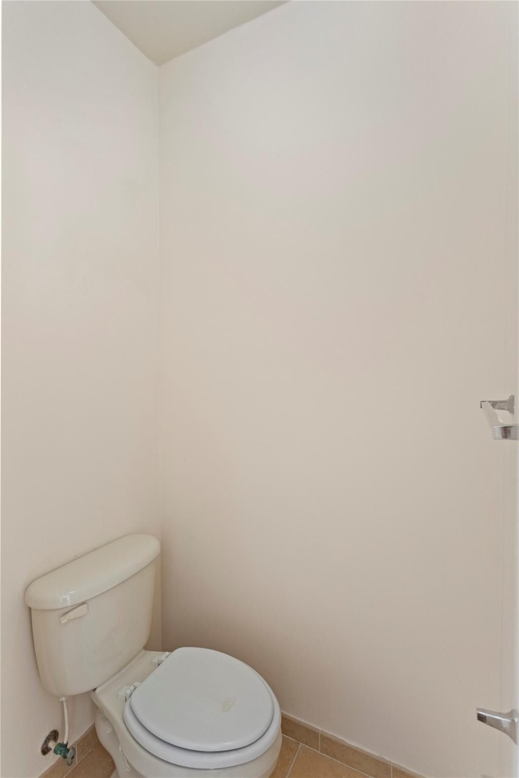 2215 NW 76th Terrace, Pembroke Pines, FL 33024 Photo