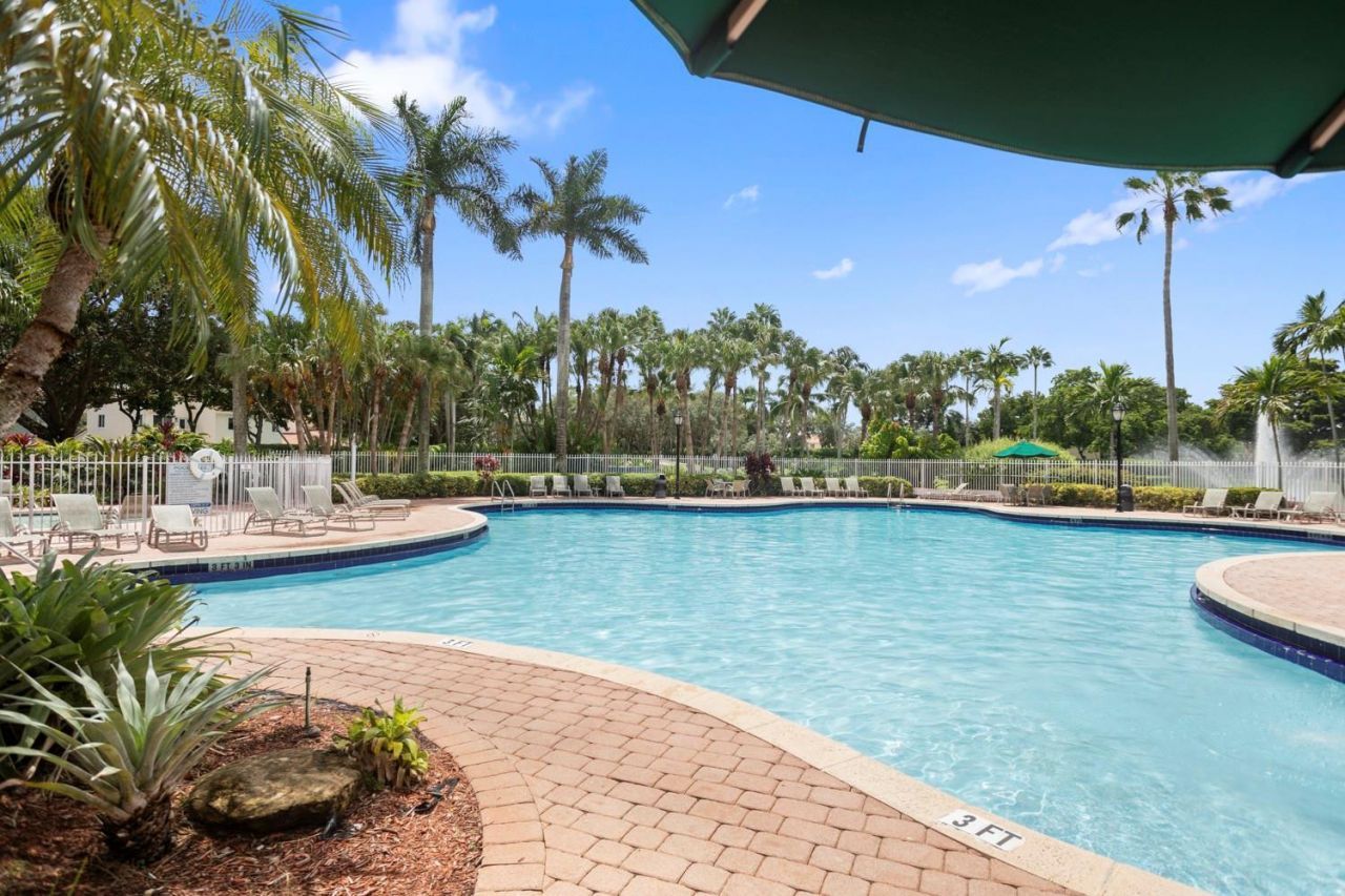 2215 NW 76th Terrace, Pembroke Pines, FL 33024 Photo