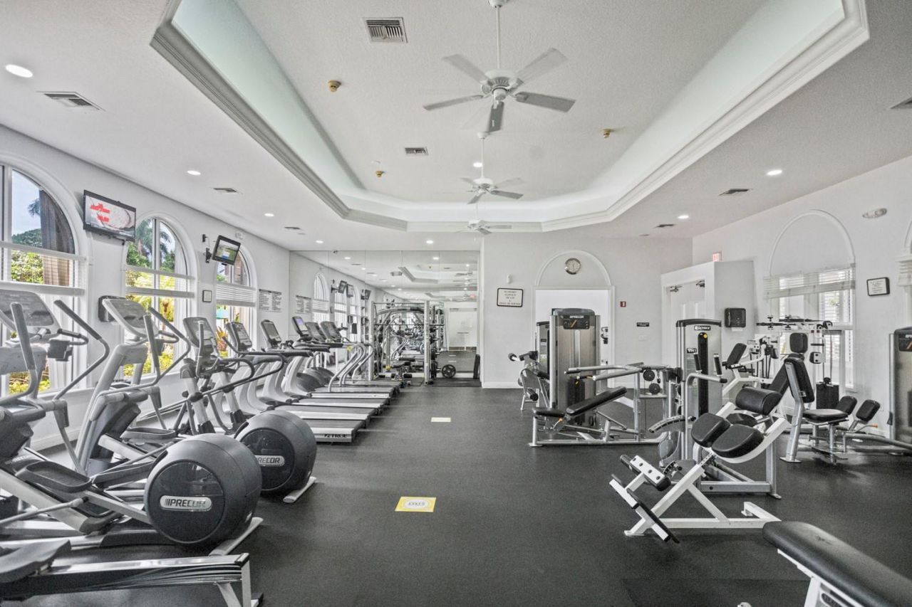 2215 NW 76th Terrace, Pembroke Pines, FL 33024 Photo
