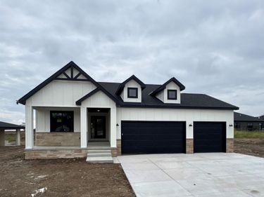 2540 S 102nd Street, Lincoln, NE 68520