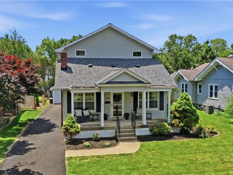 338 Forrer Boulevard, Oakwood, OH 45419 Photo 2