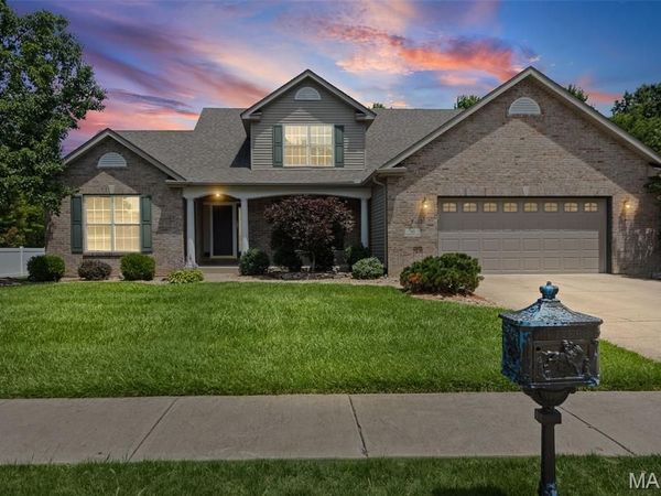 30 Brookshire Lane, Edwardsville, IL 62025