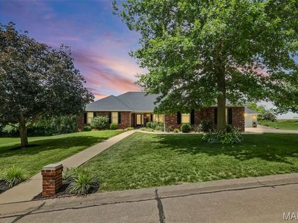 1133 Raymond Drive Red Bud, IL 62278