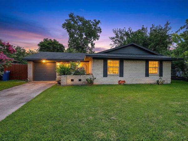 2322 Halifax Drive, Carrollton, TX 75006