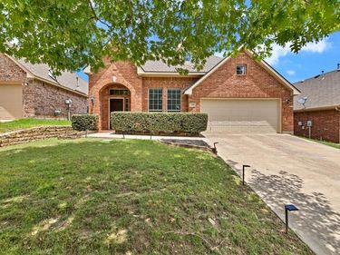 729 Red Elm Lane, Fort Worth, TX 76131