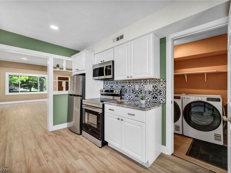 9313 Crestwood Drive, Cleveland, OH 44130 Photo 13
