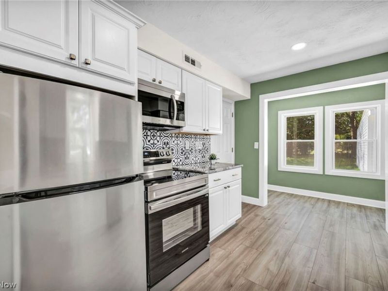 9313 Crestwood Drive, Cleveland, OH 44130 Photo 17