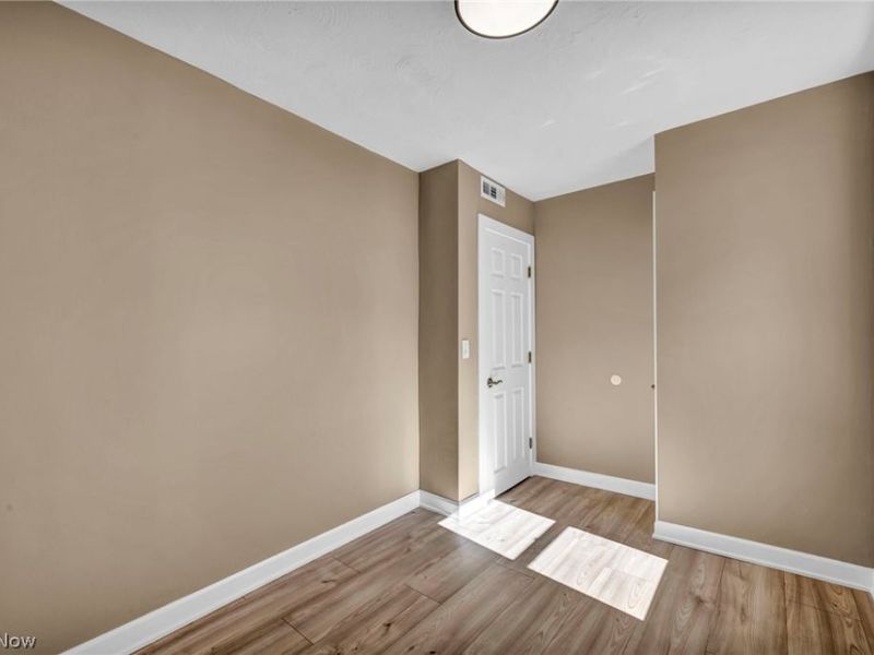 9313 Crestwood Drive, Cleveland, OH 44130 Photo 24