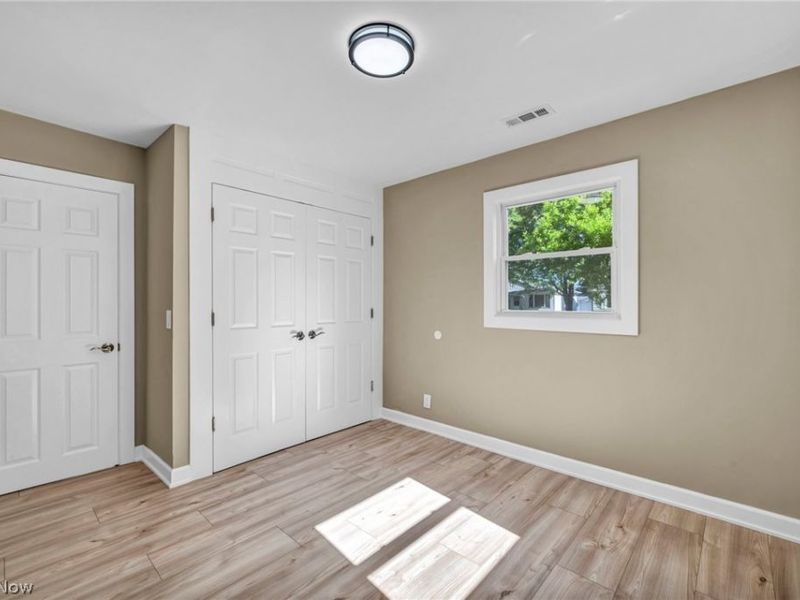 9313 Crestwood Drive, Cleveland, OH 44130 Photo 27