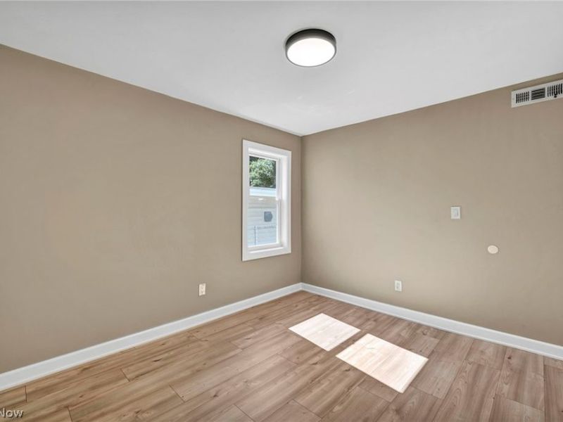 9313 Crestwood Drive, Cleveland, OH 44130 Photo 32