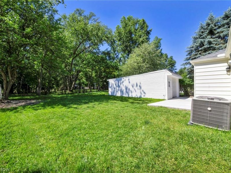 9313 Crestwood Drive, Cleveland, OH 44130 Photo 39