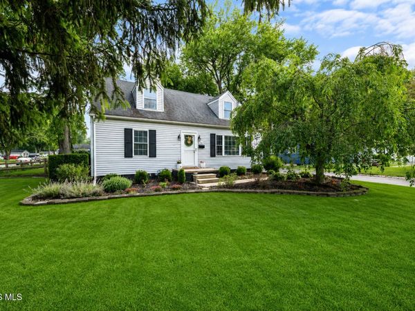 1121 Michigan Avenue, Waterville, OH 43566