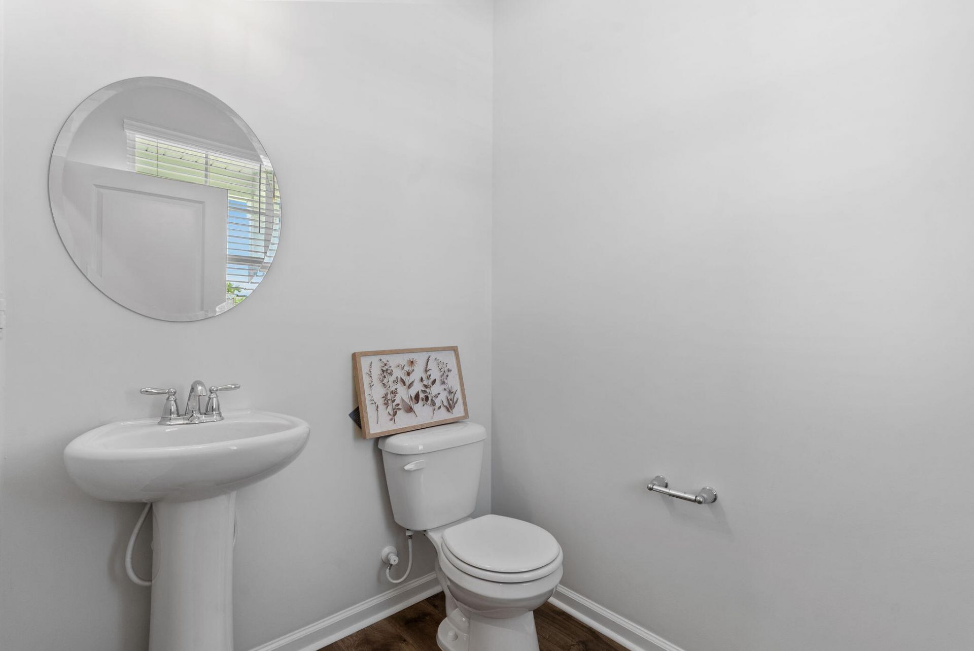159 Greenwich Drive Photo 10