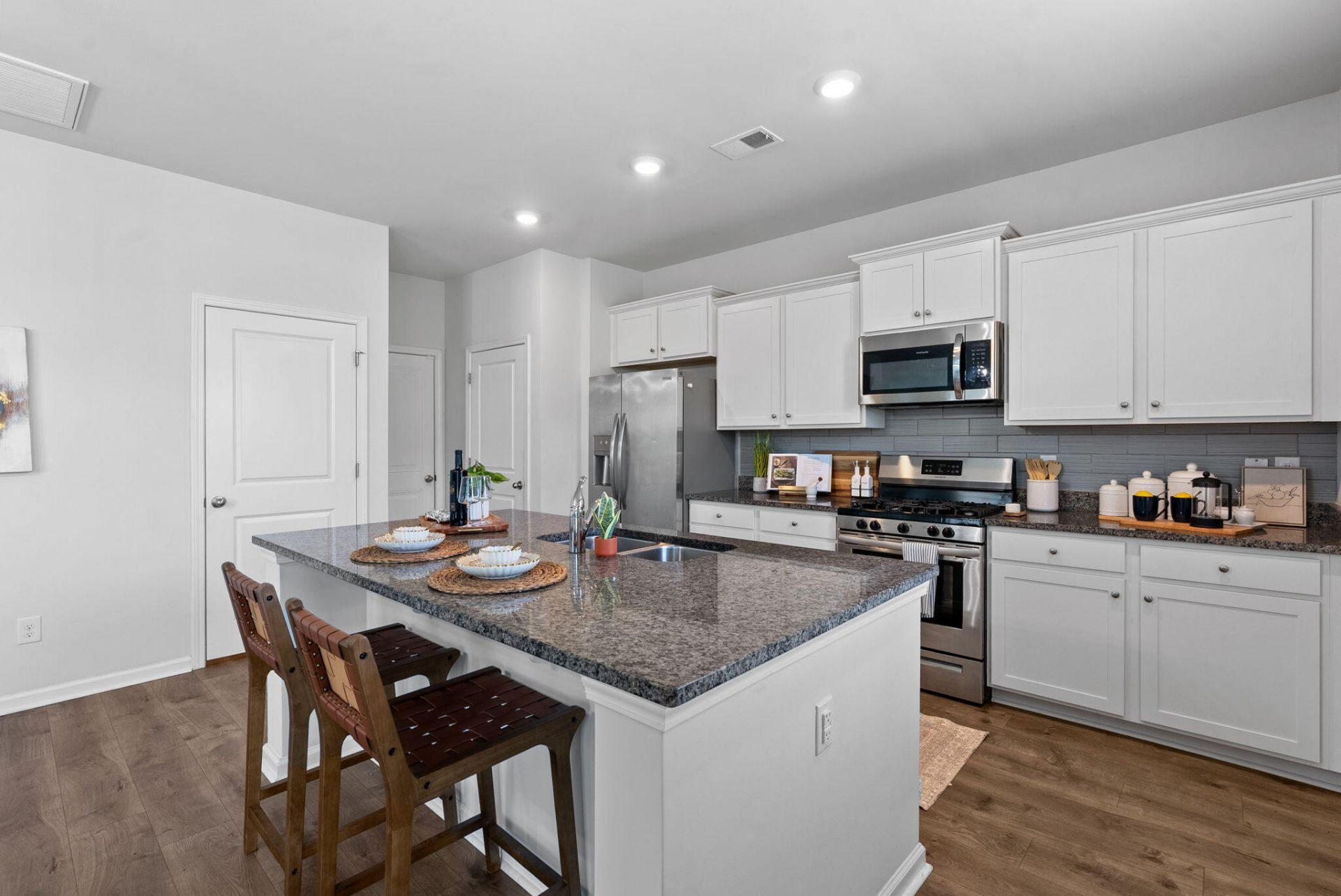 159 Greenwich Drive Photo 15