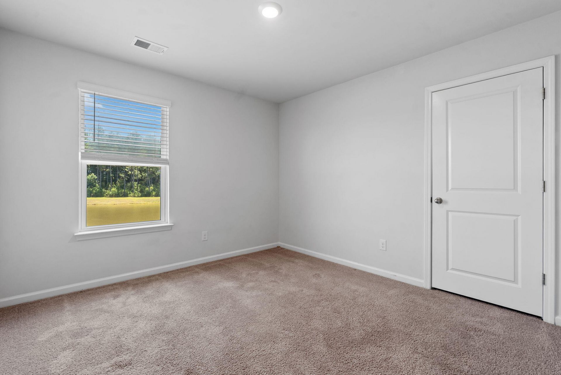 159 Greenwich Drive Photo 28