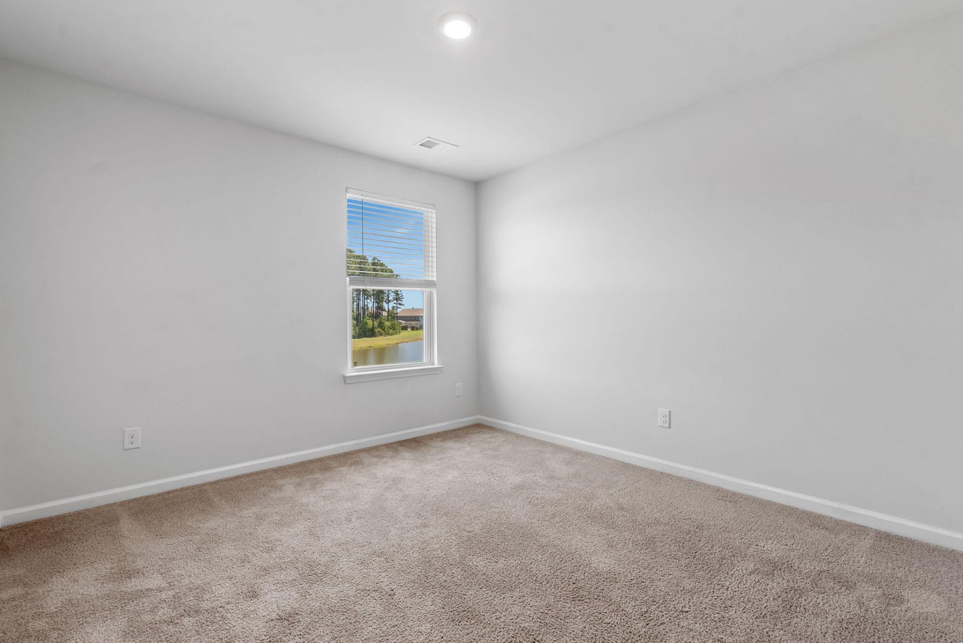 159 Greenwich Drive Photo 30