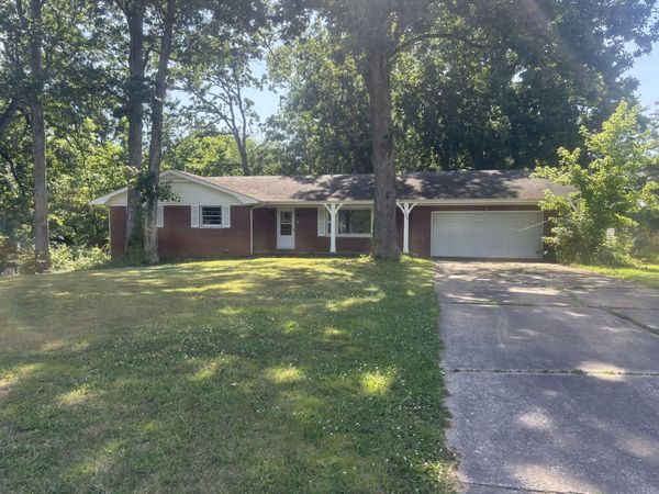 1104 S Giant City Road , Carbondale, IL 62902