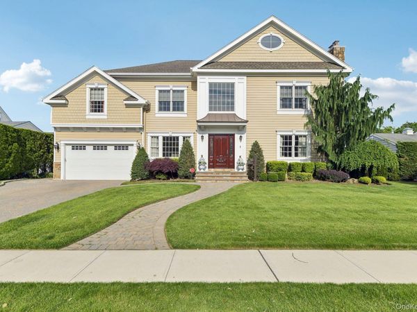 217 Wellington Road , Garden City, NY 11530