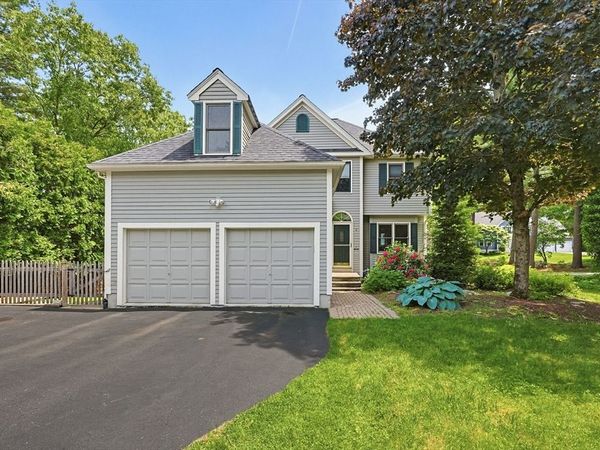 6 Oakwood Ct., Framingham, MA 01701