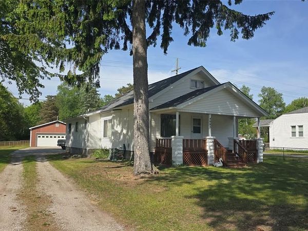4085 Pine Grove Avenue, Fort Gratiot Twp, MI 48059