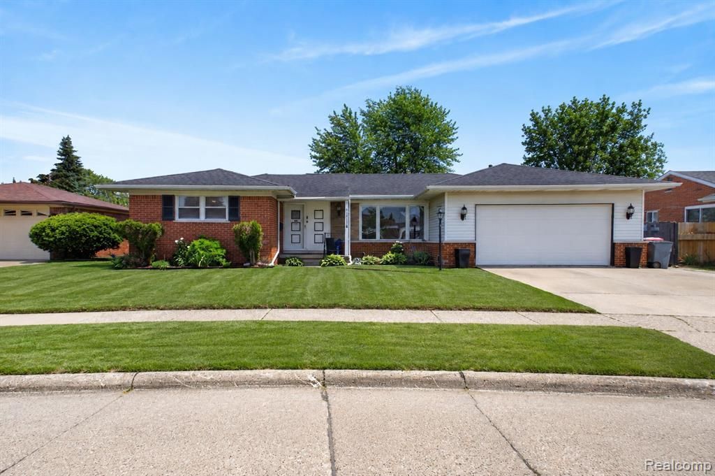 31822 Slumber Lane, Fraser, MI 48026 Main Photo